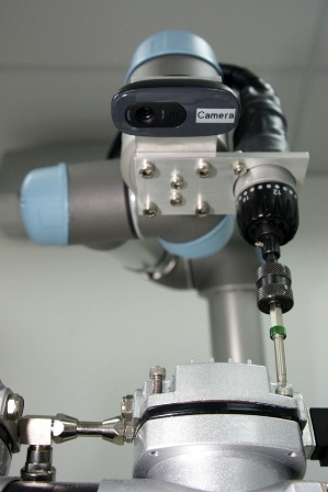 universal-robots zacobria vision camera guided mounting tightening assembly