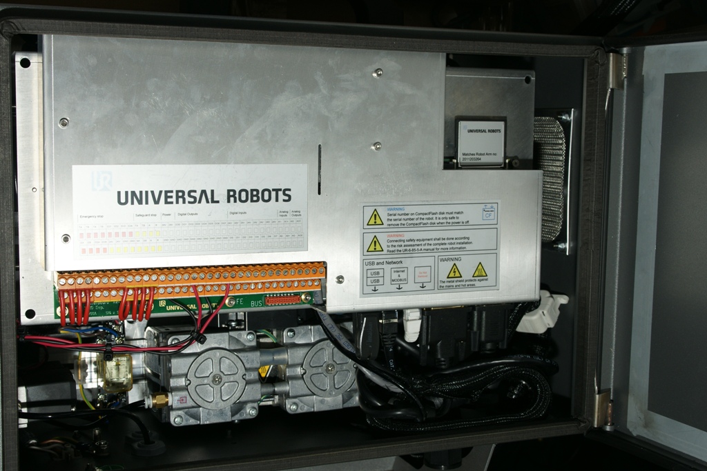 universal robots zacobria compact vacuum pump 1