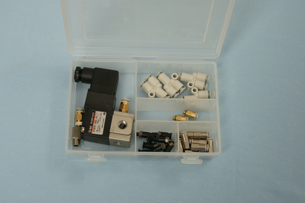 Universal-Robots Zacobria pneumatics 1 solenoid valve 8 8mm pads 4 T fitting kit box