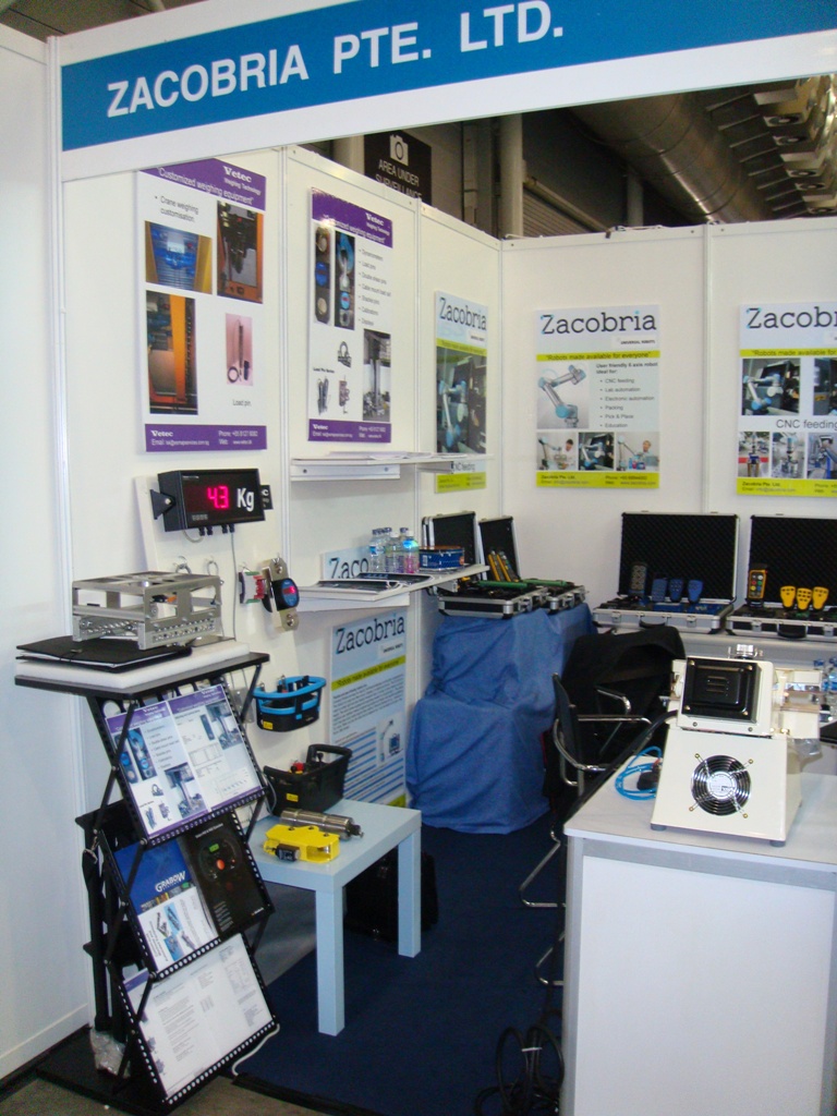 Zacobria and Universal robots at MTA at Singapore EXPO 2011